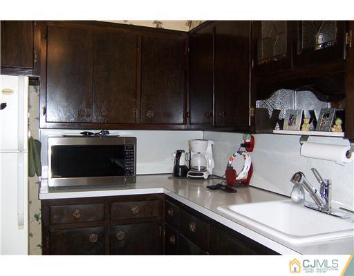163 Midfield Road Colonia, NJ 07067 - Photo 7 of 21