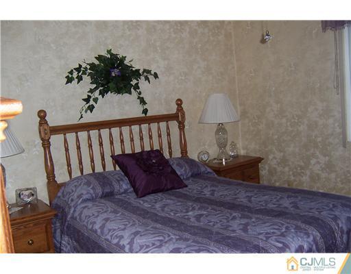 163 Midfield Road Colonia, NJ 07067 - Photo 9 of 21