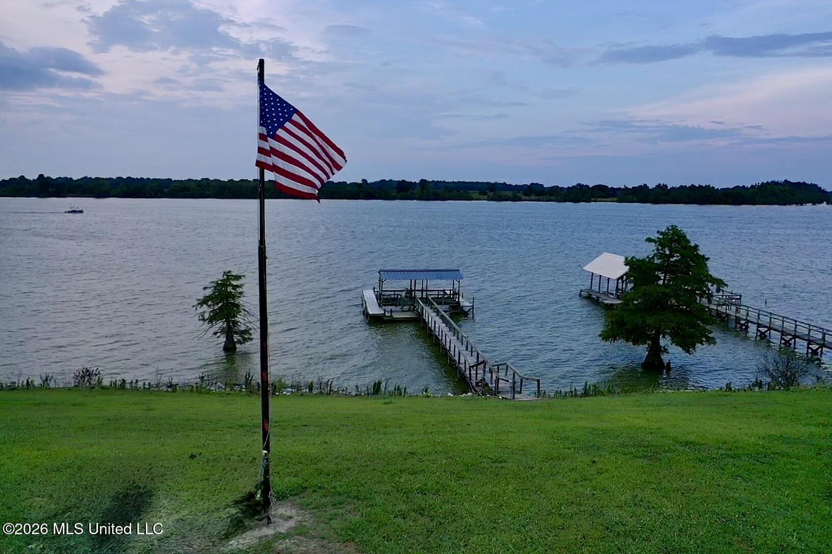 3568 Eagle Lake Shore Road Vicksburg, MS 39183 - Photo 1 of 17 screen_e88506f42d68605f_1783207802747