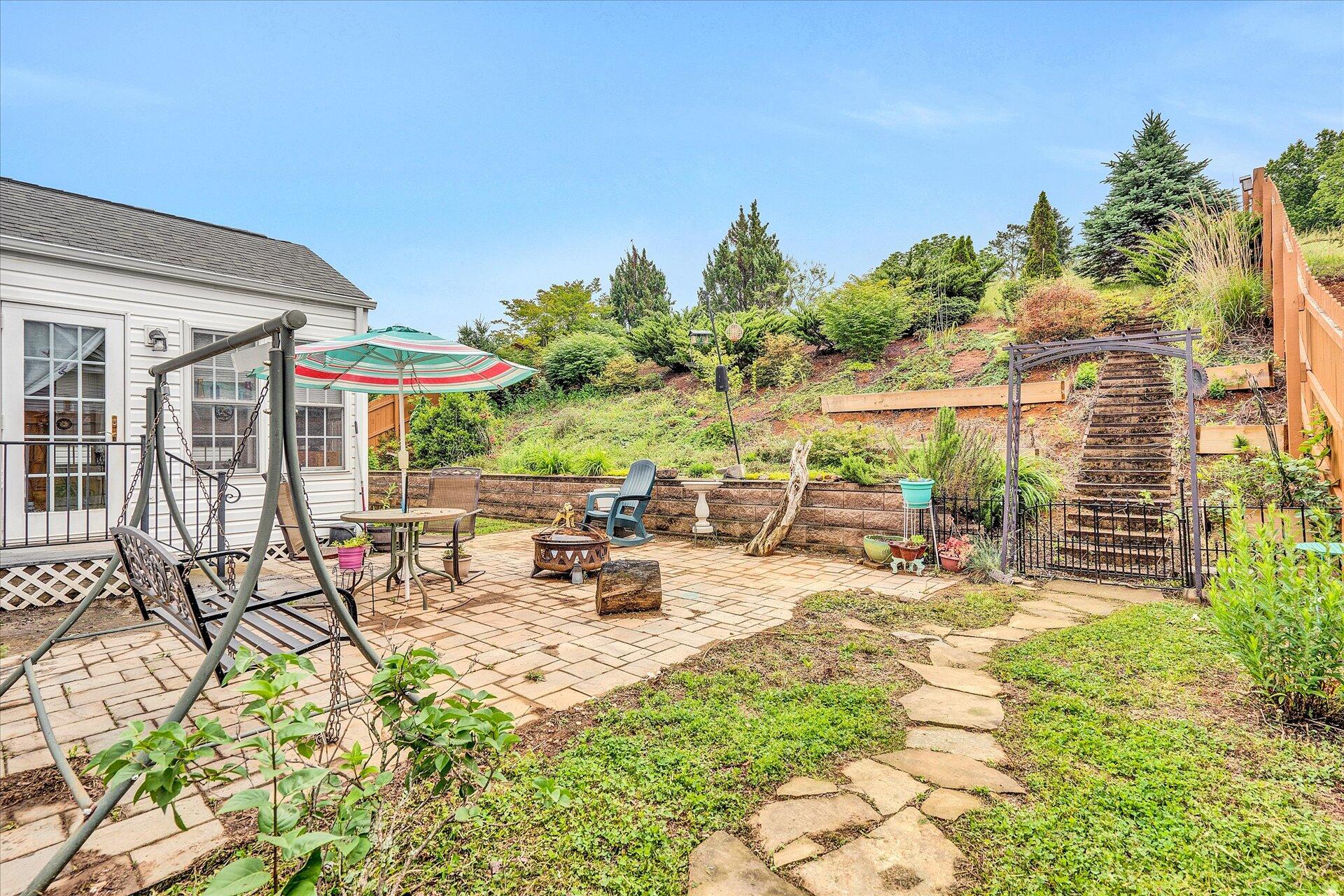 1213 Mountain View Road Vinton, VA 24179 - Photo 27 of 30 27-DSC5783