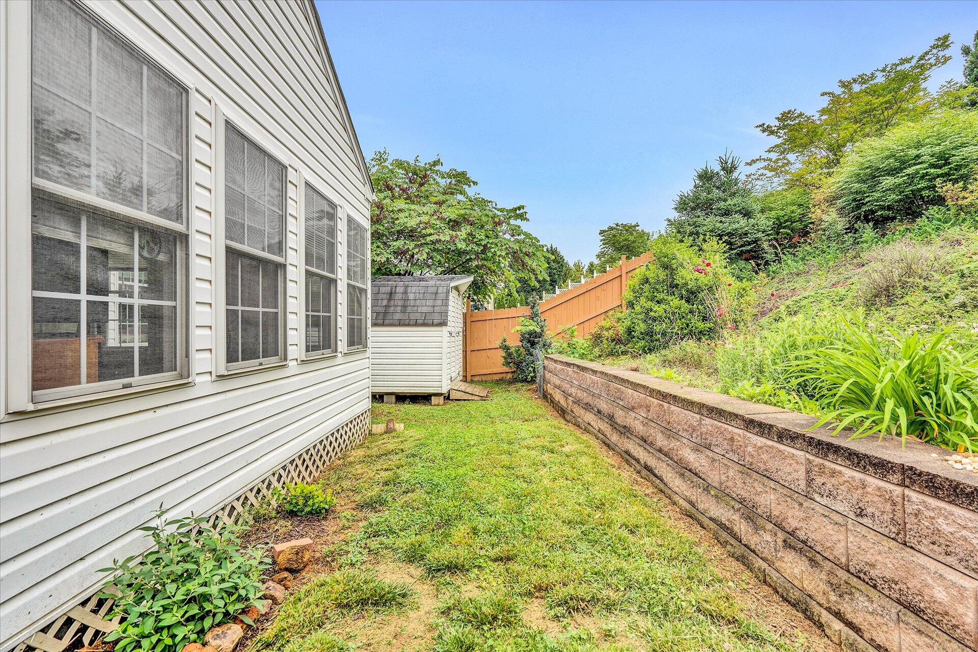 1213 Mountain View Road Vinton, VA 24179 - Photo 28 of 30 28-DSC5786