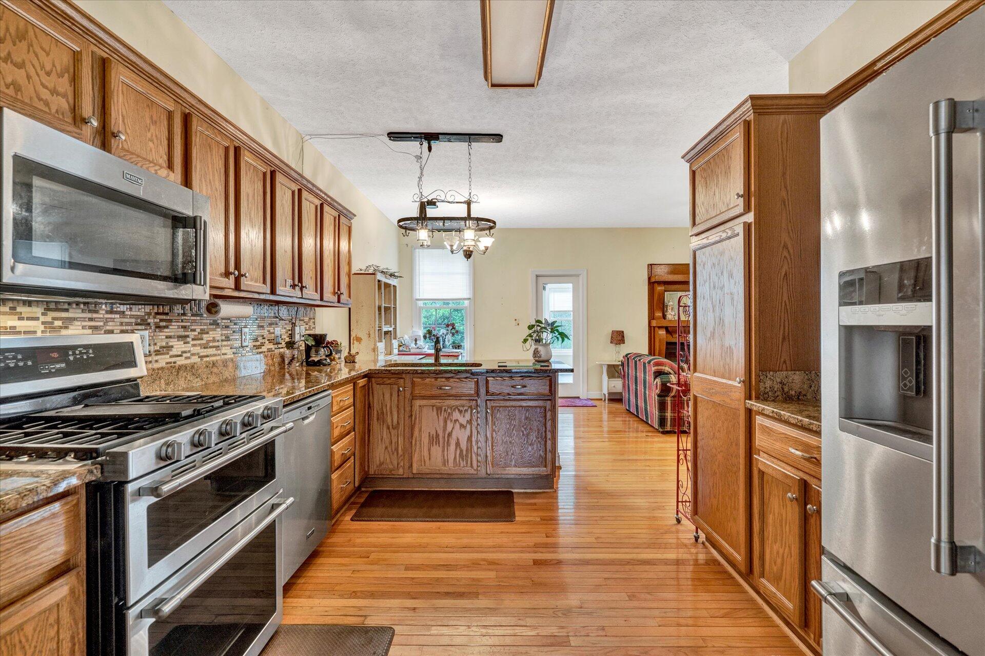 1213 Mountain View Road Vinton, VA 24179 - Photo 10 of 30 10-DSC5819