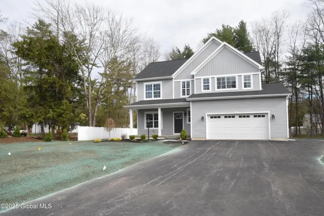 $677,145 | 3 Hunter Court, Milton, NY 12020