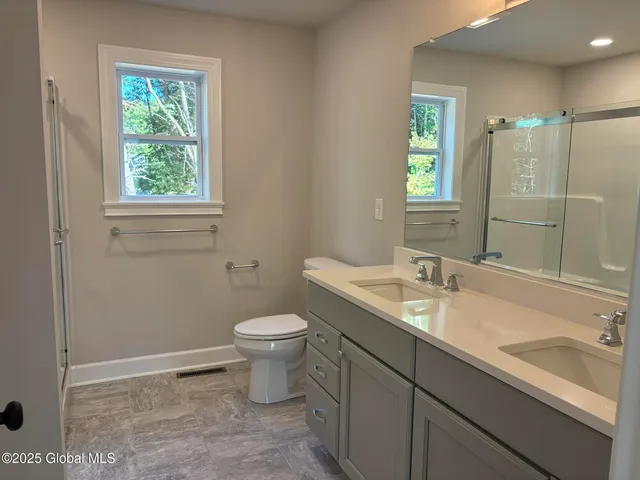 $677,145 | 3 Hunter Court, Milton, NY 12020