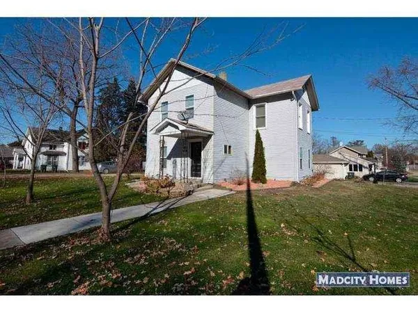 $1,050 | 424 College Street, Milton, WI 53563