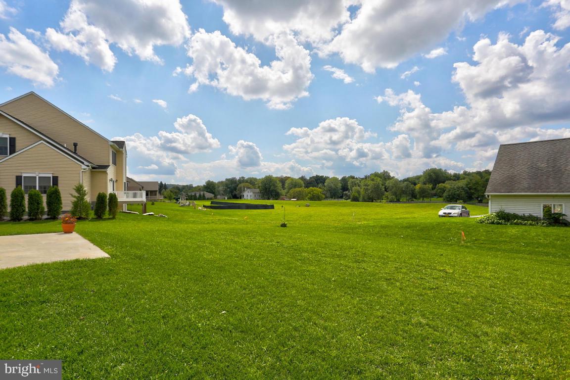 631 Frome Avenue Lititz, PA 17543 - Photo 2 of 27