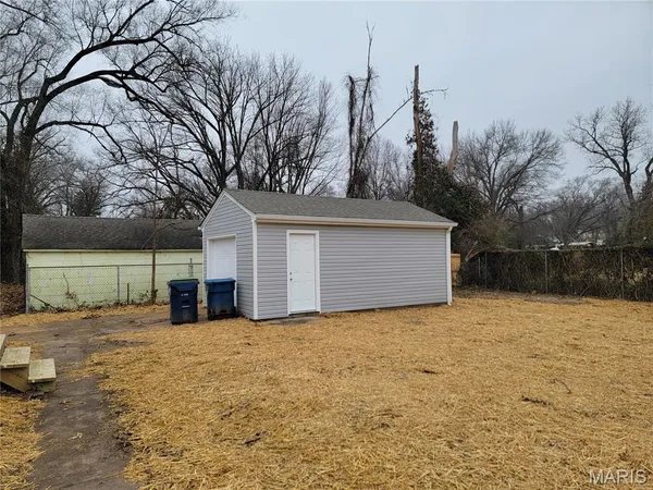 $1,400 | 709 Suburban Avenue, Ferguson, MO 63135