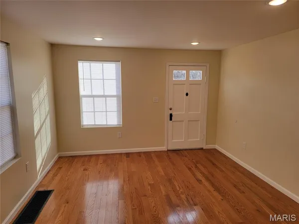 $1,400 | 709 Suburban Avenue, Ferguson, MO 63135