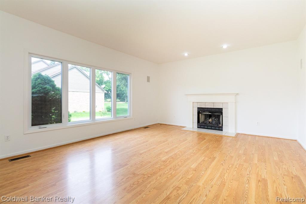 3870 Beechcrest Road Rochester Hills, MI 48309 - Photo 8 of 47