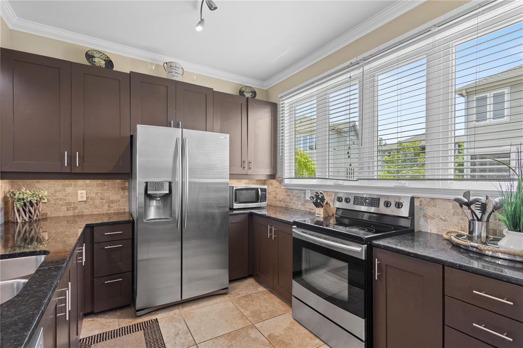 528 Forest Way Longboat Key, FL 34228 - Photo 12 of 40