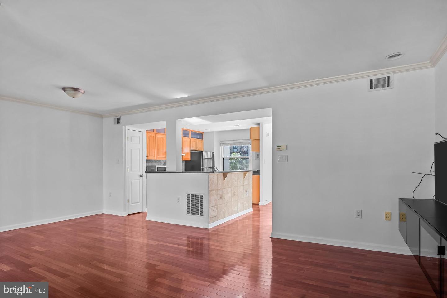 2394 Cloudcroft Square Reston, VA 20191 - Photo 11 of 31