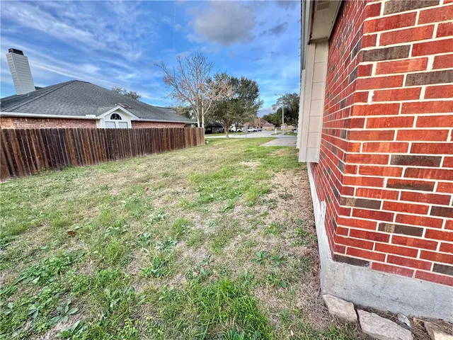 $2,300 | 4125 Rapids Drive, Corpus Christi, TX 78410