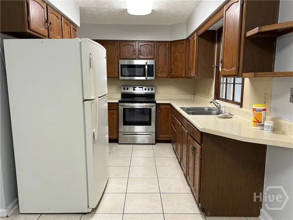 $2,200 | 511 Dyches Drive, Savannah, GA 31406