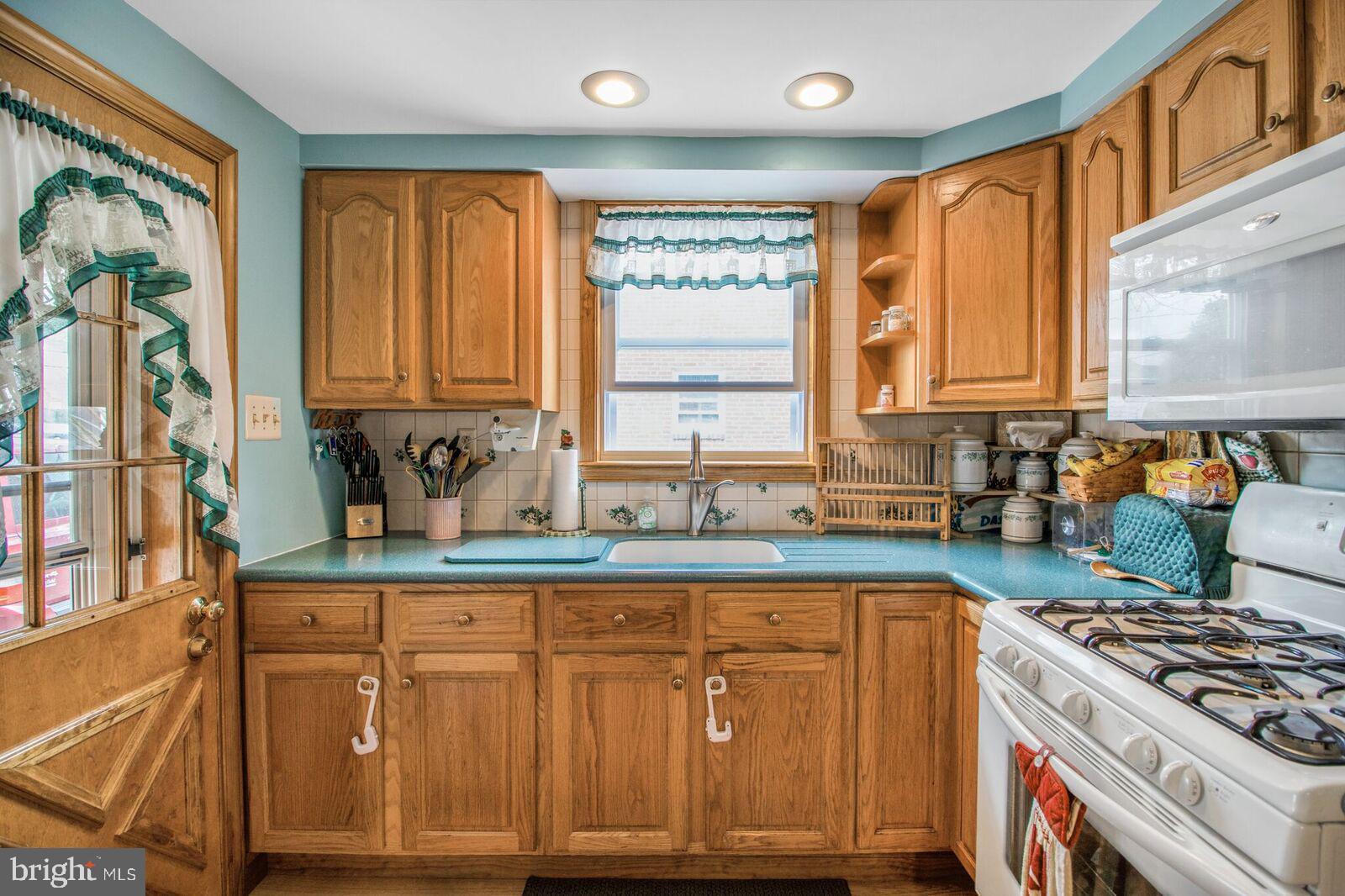 212 Rodney Road Ridley Park, PA 19078 - Photo 8 of 23 Gallery Image 8