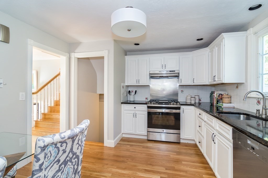 4 Stonybrook Road Medfield, MA 02052 - Photo 11 of 25
