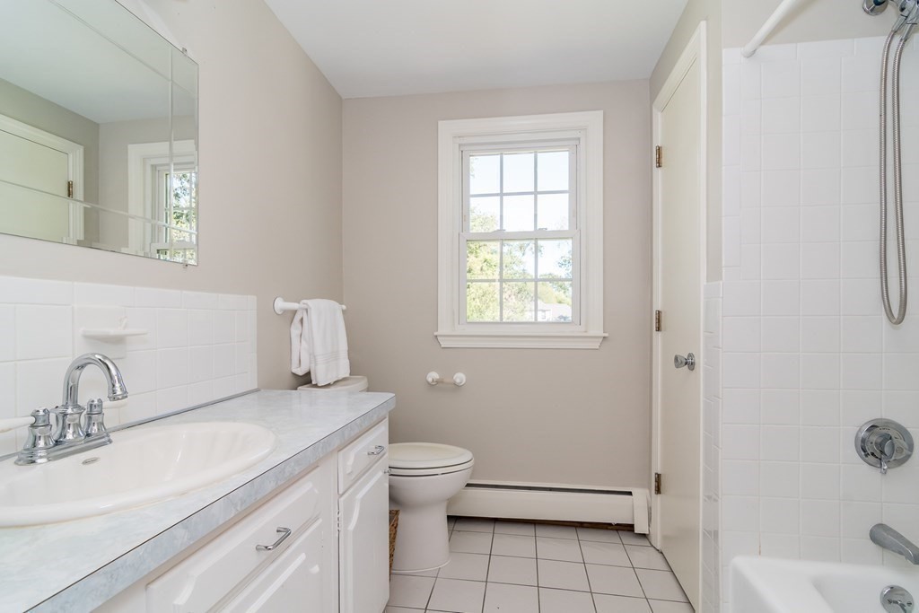 4 Stonybrook Road Medfield, MA 02052 - Photo 19 of 25