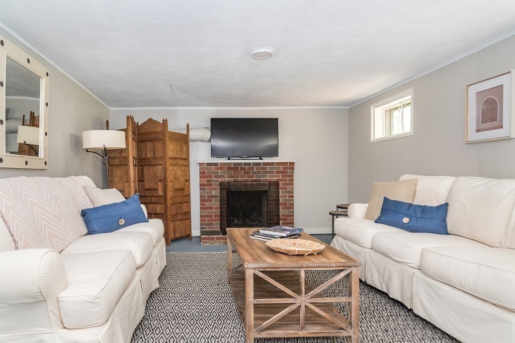 4 Stonybrook Road Medfield, MA 02052 - Photo 21 of 25