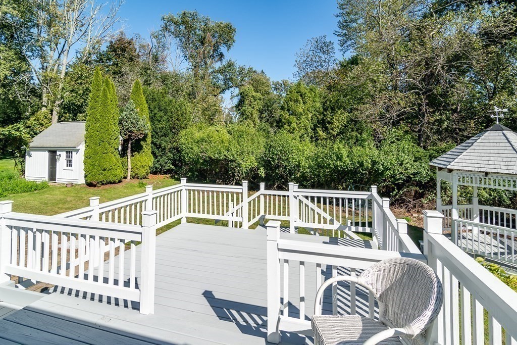 4 Stonybrook Road Medfield, MA 02052 - Photo 23 of 25