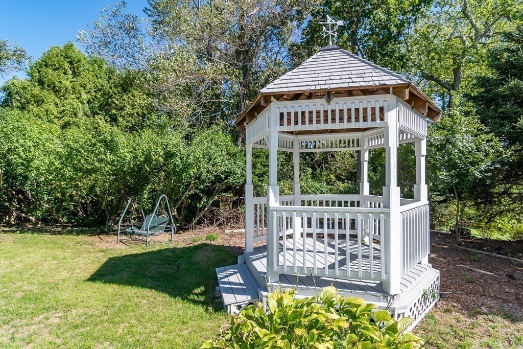 4 Stonybrook Road Medfield, MA 02052 - Photo 24 of 25
