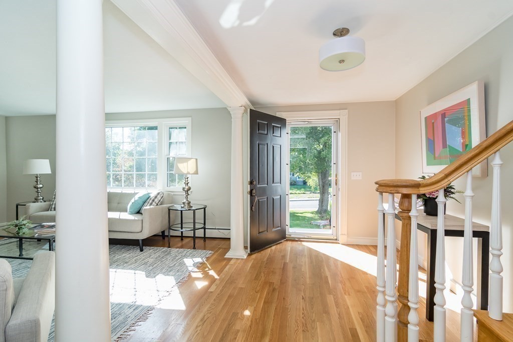 4 Stonybrook Road Medfield, MA 02052 - Photo 4 of 25