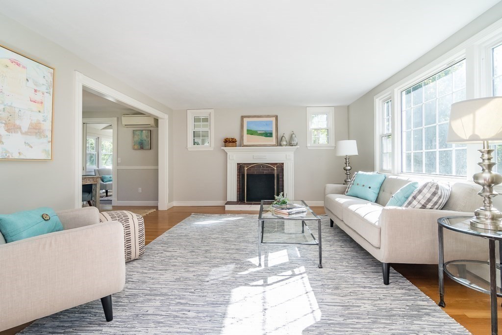 4 Stonybrook Road Medfield, MA 02052 - Photo 5 of 25