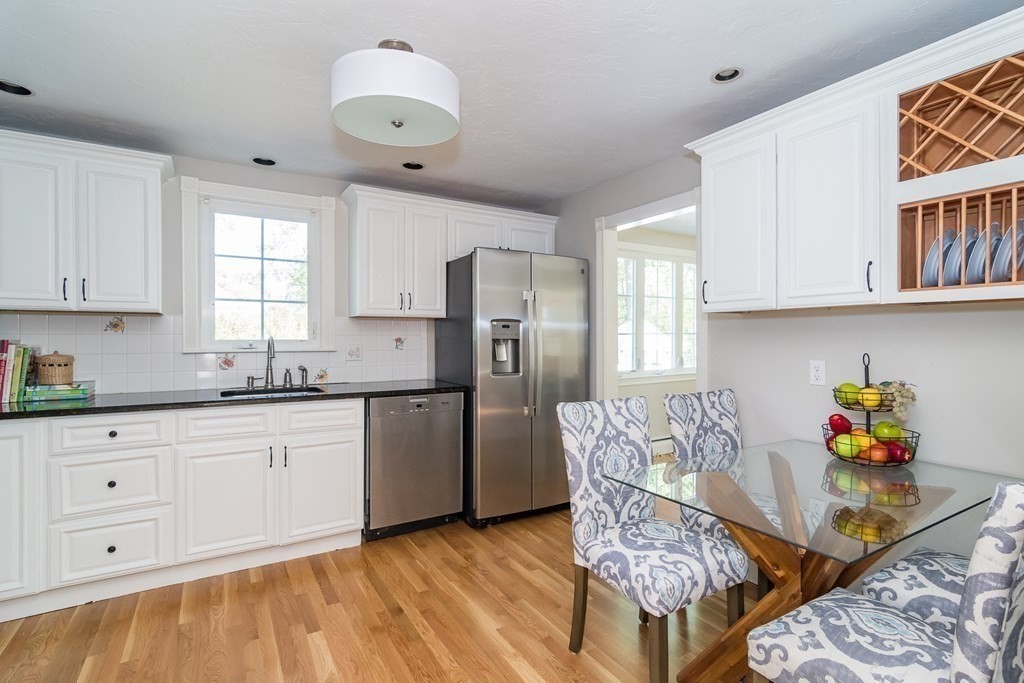 4 Stonybrook Road Medfield, MA 02052 - Photo 10 of 25