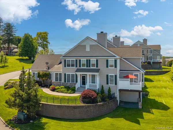 $775,000 | 33 Pinehurst Circle, Monroe, NY 10950
