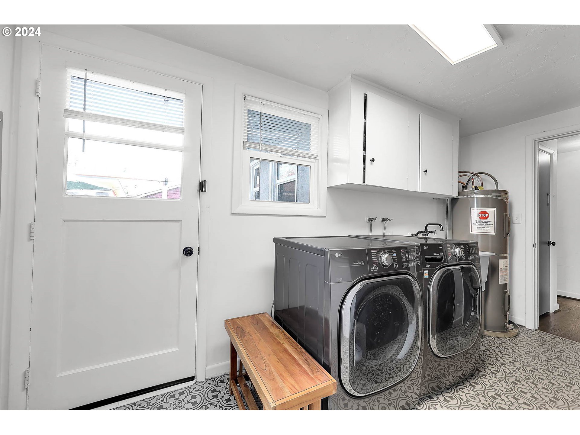 1617 Parnell Drive Eugene, OR 97404 - Photo 16 of 39 a view of kitchen and sink