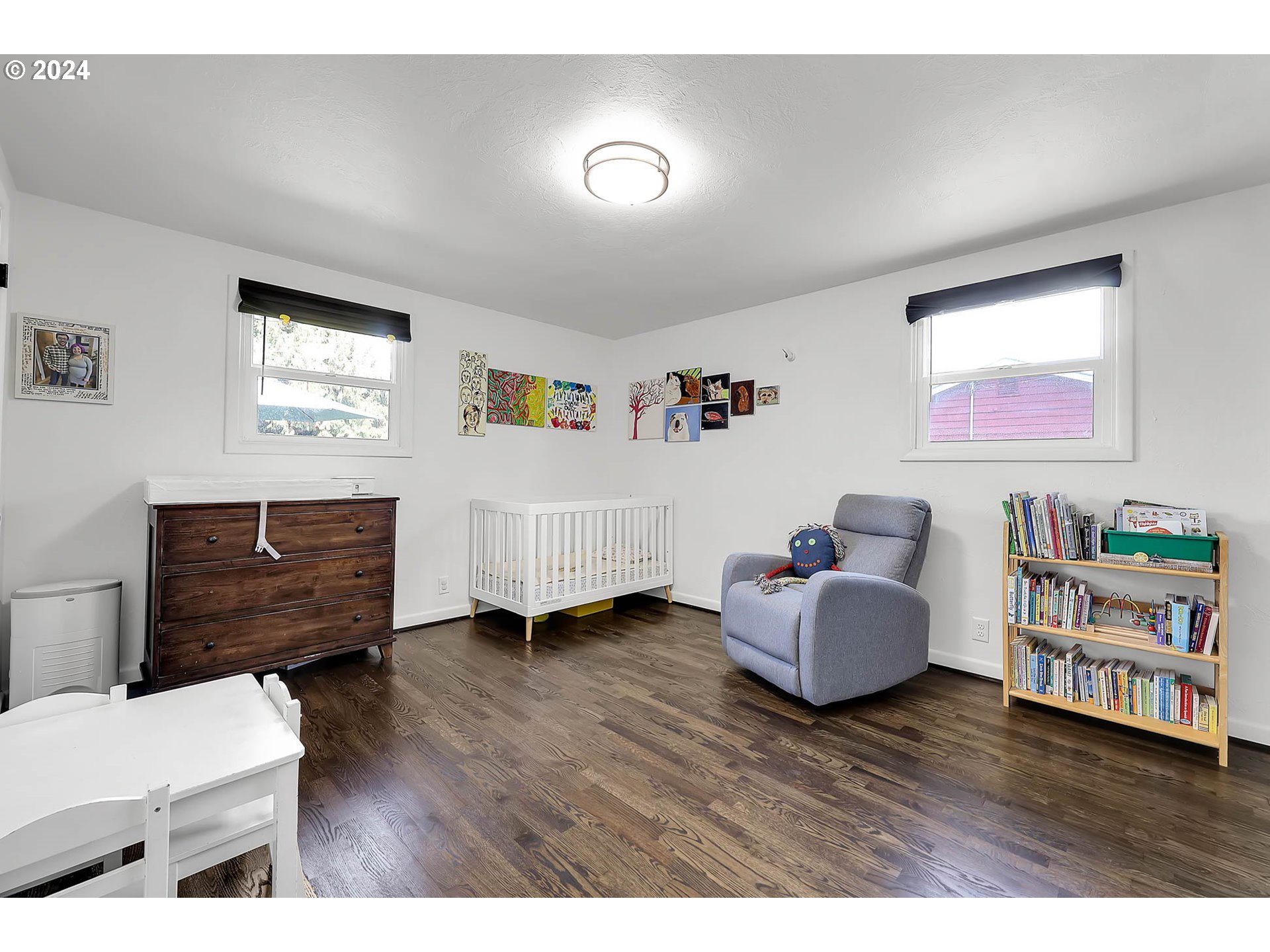 1617 Parnell Drive Eugene, OR 97404 - Photo 23 of 39 a living room with furniture and a window