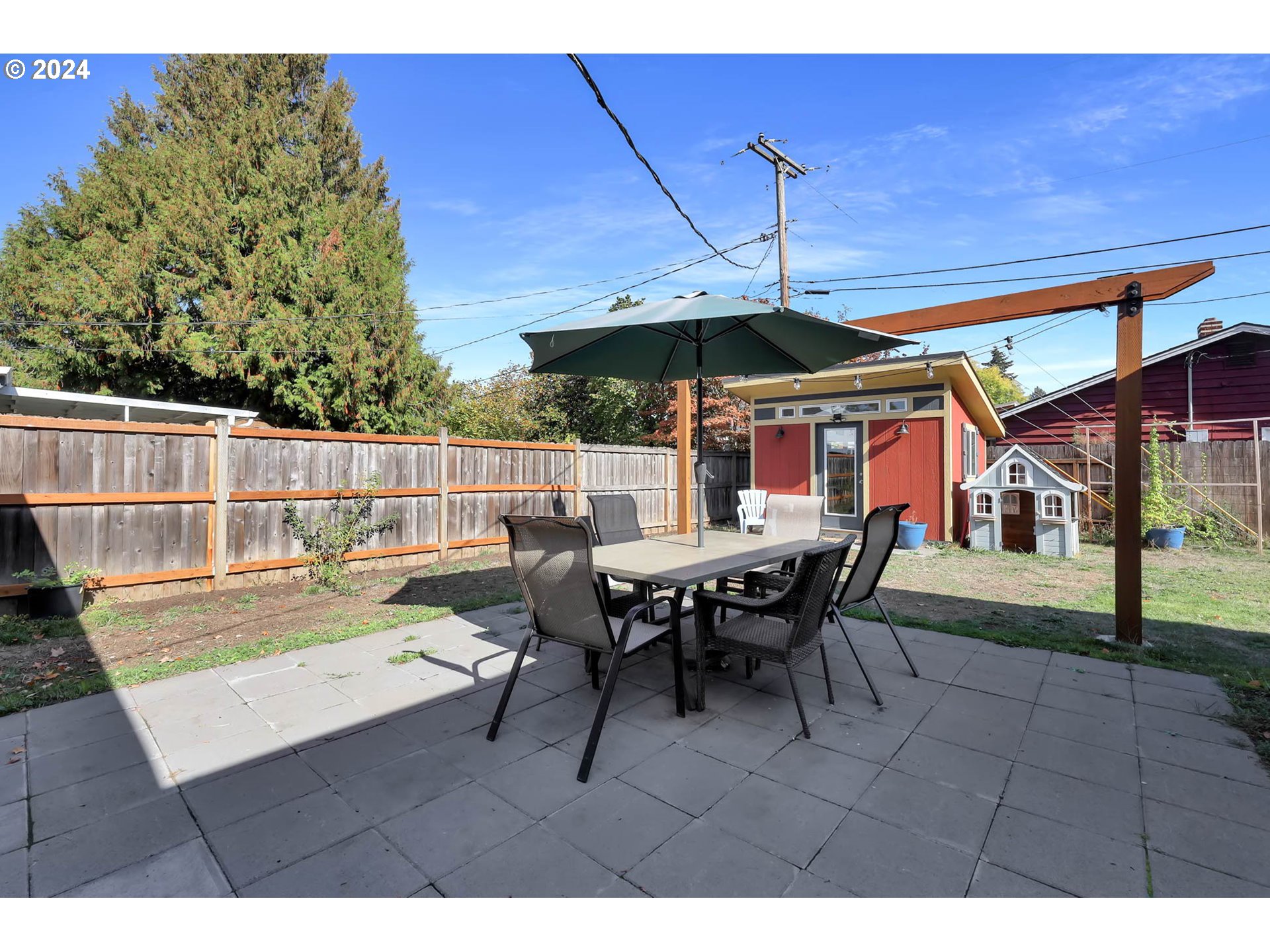 1617 Parnell Drive Eugene, OR 97404 - Photo 30 of 39 a view of an outdoor sitting area with furniture