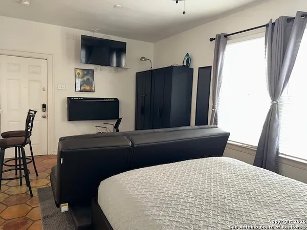 $1,200 | 302 Madison, Unit 4, San Antonio, TX 78204