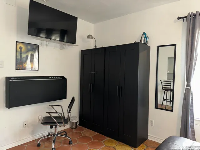 $1,400 | 302 Madison, Unit 4, San Antonio, TX 78204