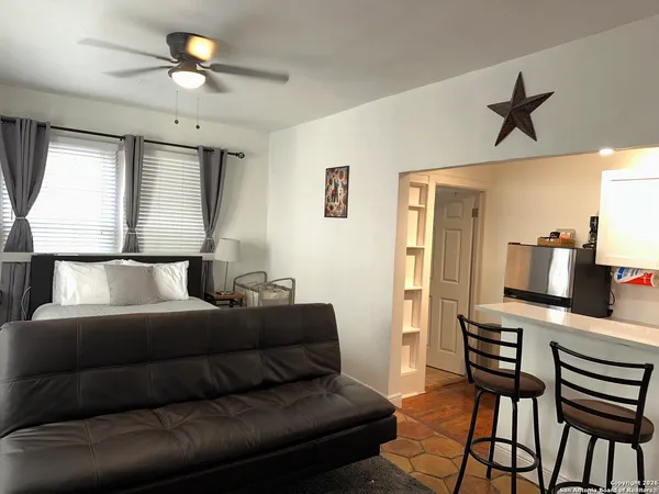 $1,200 | 302 Madison, Unit 4, San Antonio, TX 78204