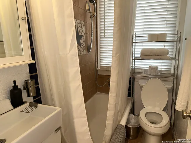 $1,400 | 302 Madison, Unit 4, San Antonio, TX 78204