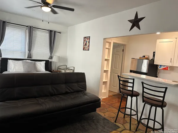 $1,200 | 302 Madison, Unit 4, San Antonio, TX 78204