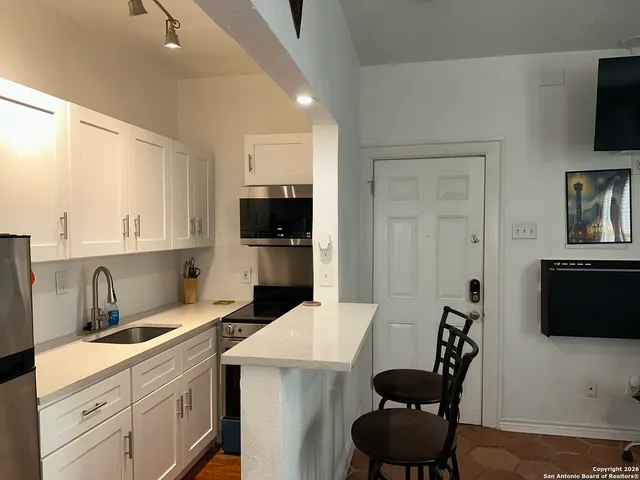 $1,400 | 302 Madison, Unit 4, San Antonio, TX 78204