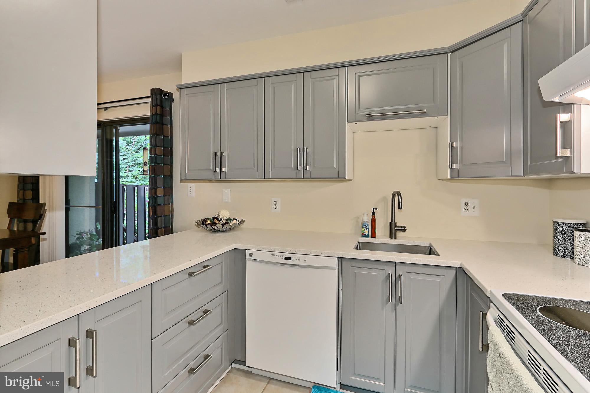 2176 Cartwright Place Reston, VA 20191 - Photo 14 of 23 Kitchen