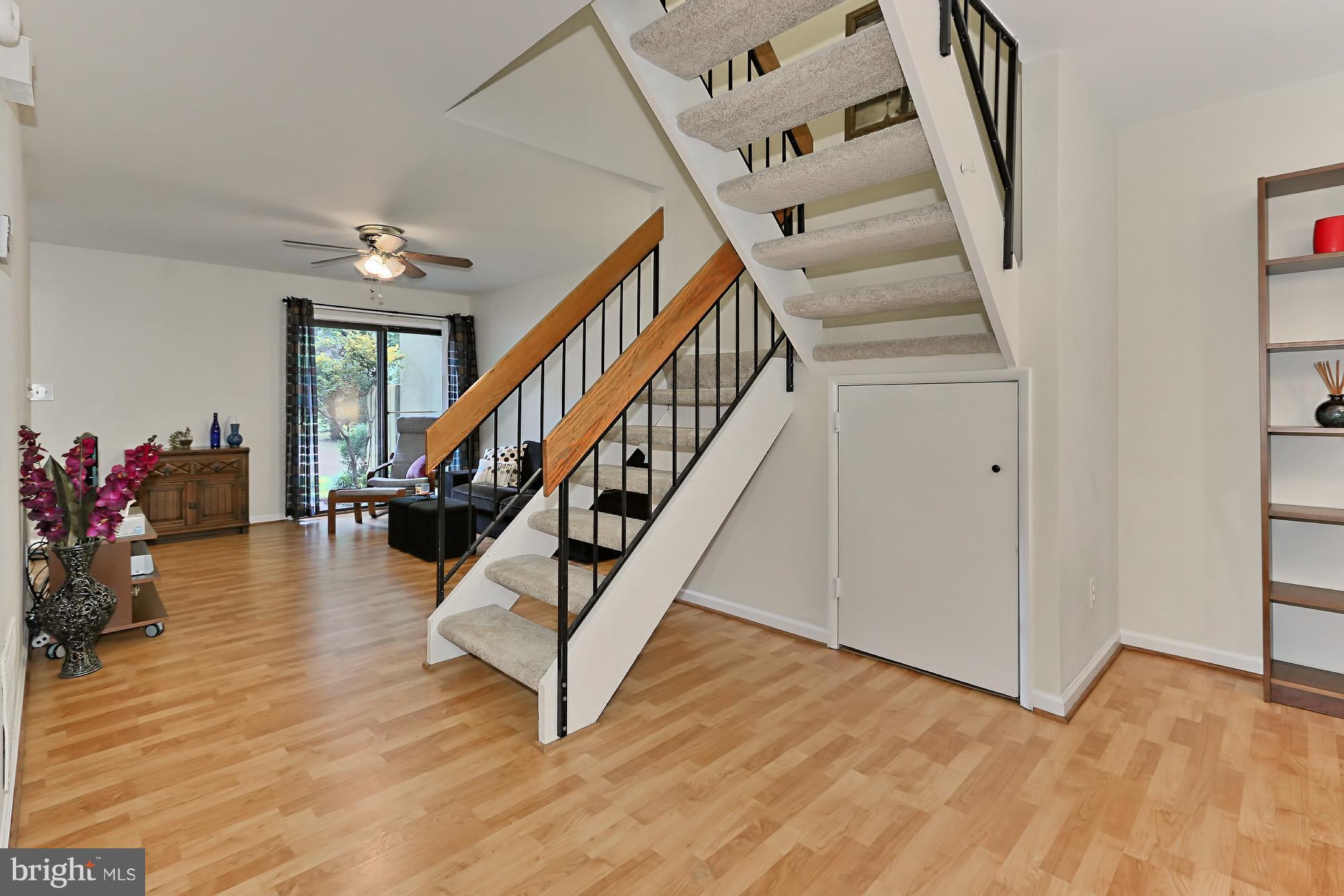2176 Cartwright Place Reston, VA 20191 - Photo 3 of 23 Interior (General)