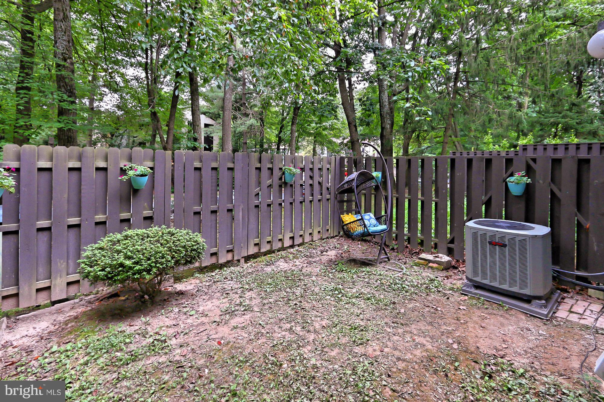 2176 Cartwright Place Reston, VA 20191 - Photo 22 of 23 Fenced rear yard