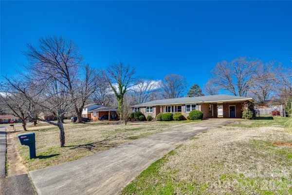 $2,600 | 1615 Tillman Street, Rock Hill, SC 29730