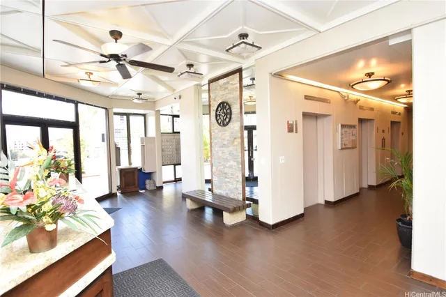 $2,000 | 3045 Ala Napuaa Place, Unit 1520, Honolulu, HI 96818