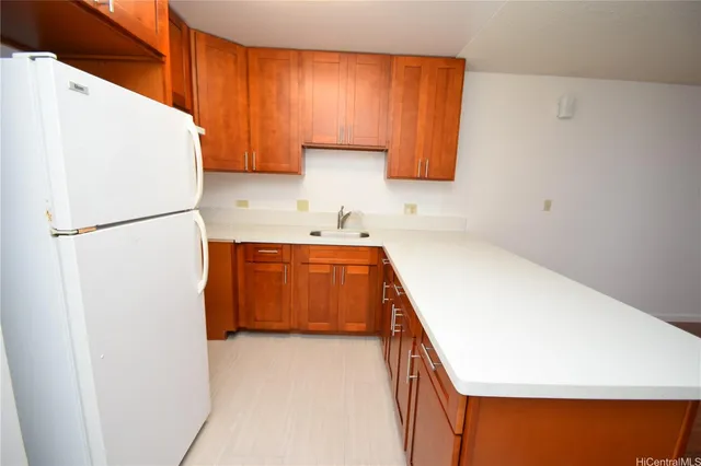 $2,000 | 3045 Ala Napuaa Place, Unit 1520, Honolulu, HI 96818