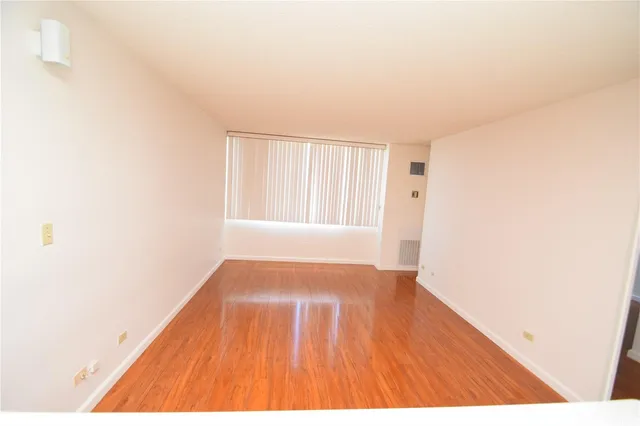 $2,000 | 3045 Ala Napuaa Place, Unit 1520, Honolulu, HI 96818