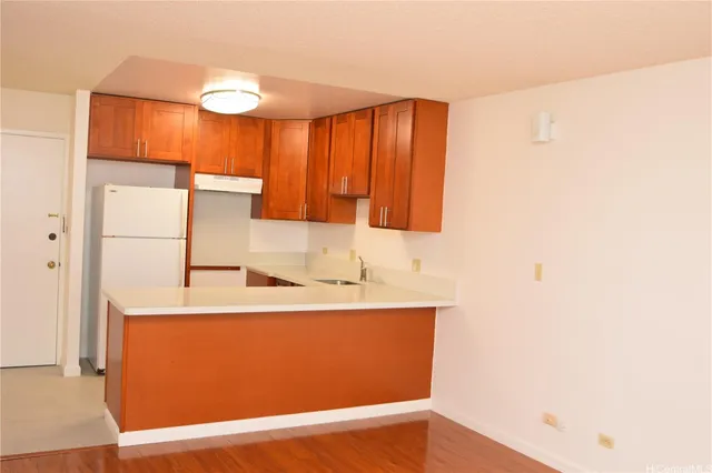 $2,000 | 3045 Ala Napuaa Place, Unit 1520, Honolulu, HI 96818