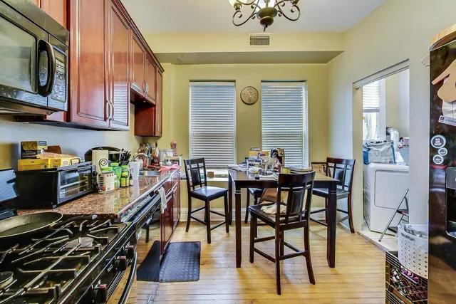 $799,000 | 700 North Kedzie Avenue, Chicago, IL 60624