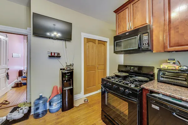 $799,000 | 700 North Kedzie Avenue, Chicago, IL 60612