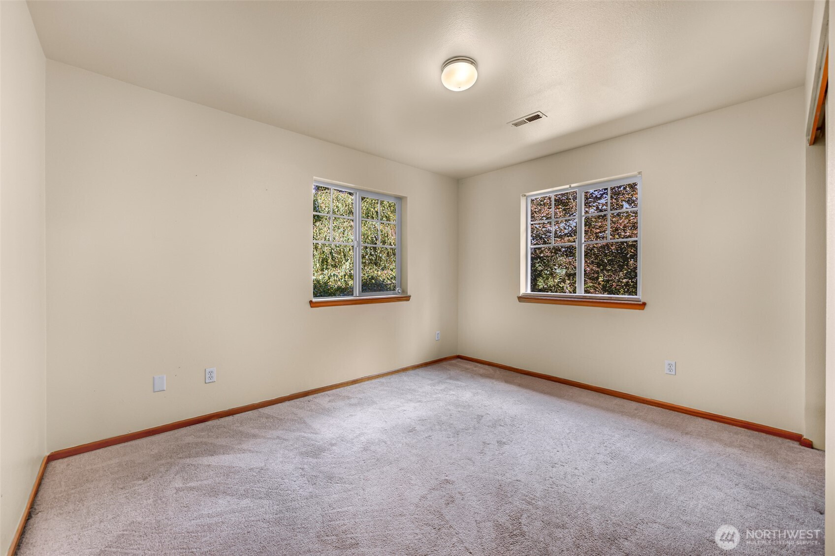 18002 Tualco Road Monroe, WA 98272 - Photo 23 of 39 an empty room with windows