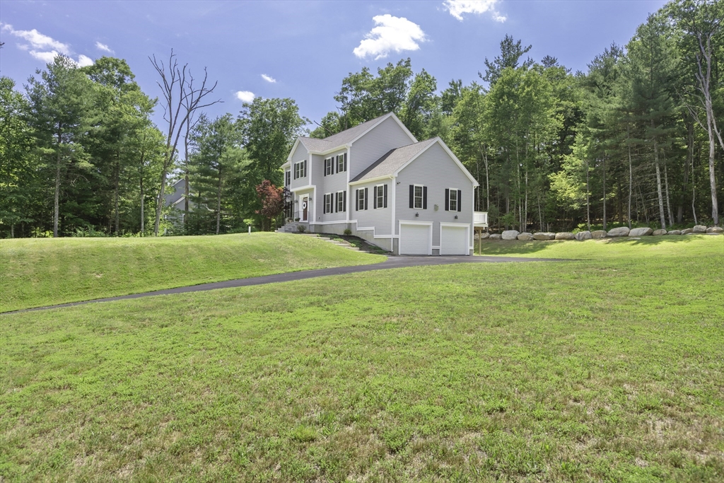 87 Martin Road Douglas, MA 01516 - Photo 4 of 41