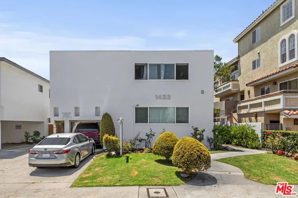a view of a pathway of a building