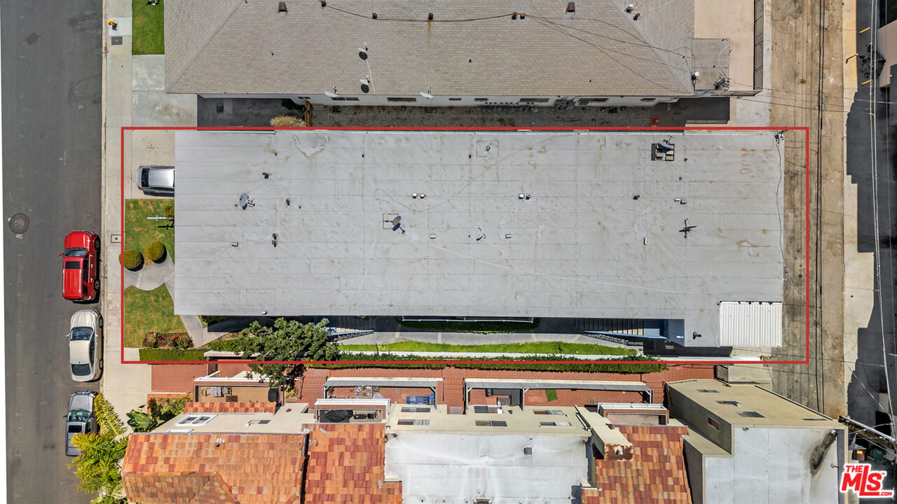 1433 Brockton Avenue Los Angeles, CA 90025 - Photo 7 of 10